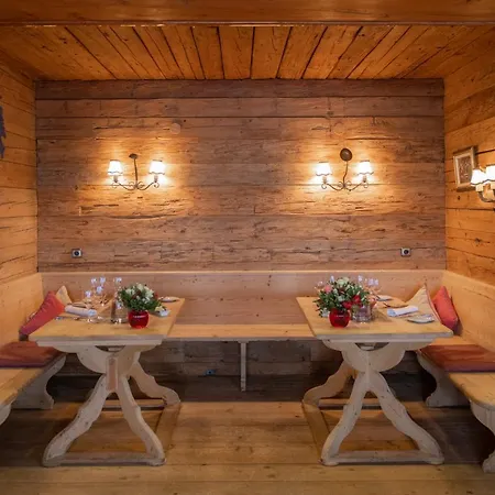 ホテル ラスムスホフ　ホテル　キッツビュール