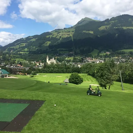 ラスムスホフ　ホテル　キッツビュール 4*