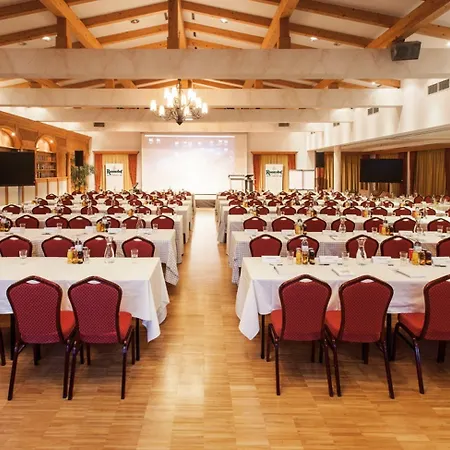 ラスムスホフ　ホテル　キッツビュール