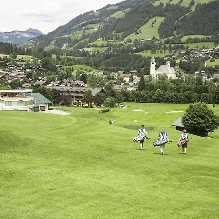 ラスムスホフ　ホテル　キッツビュール ホテル 4*